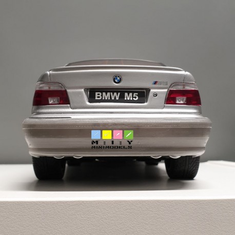 BMW E39 standard rear bumper